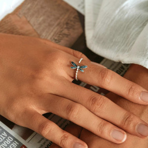 Vue détaillée Bague Libéllule Ajustable en Argent Sterling 925 avec Libélllule Verte