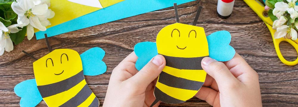 Scrapbooking de abeja, papeles, sellos y pegatinas
